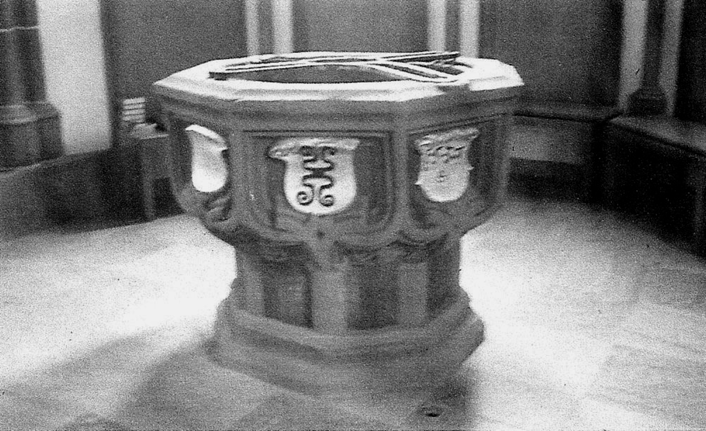 Photo of baptismal font (Taufstein)